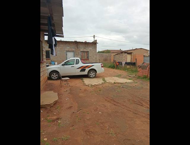 5 BEDROOM HOUSE FOR SALE IN ESSELEN PARK